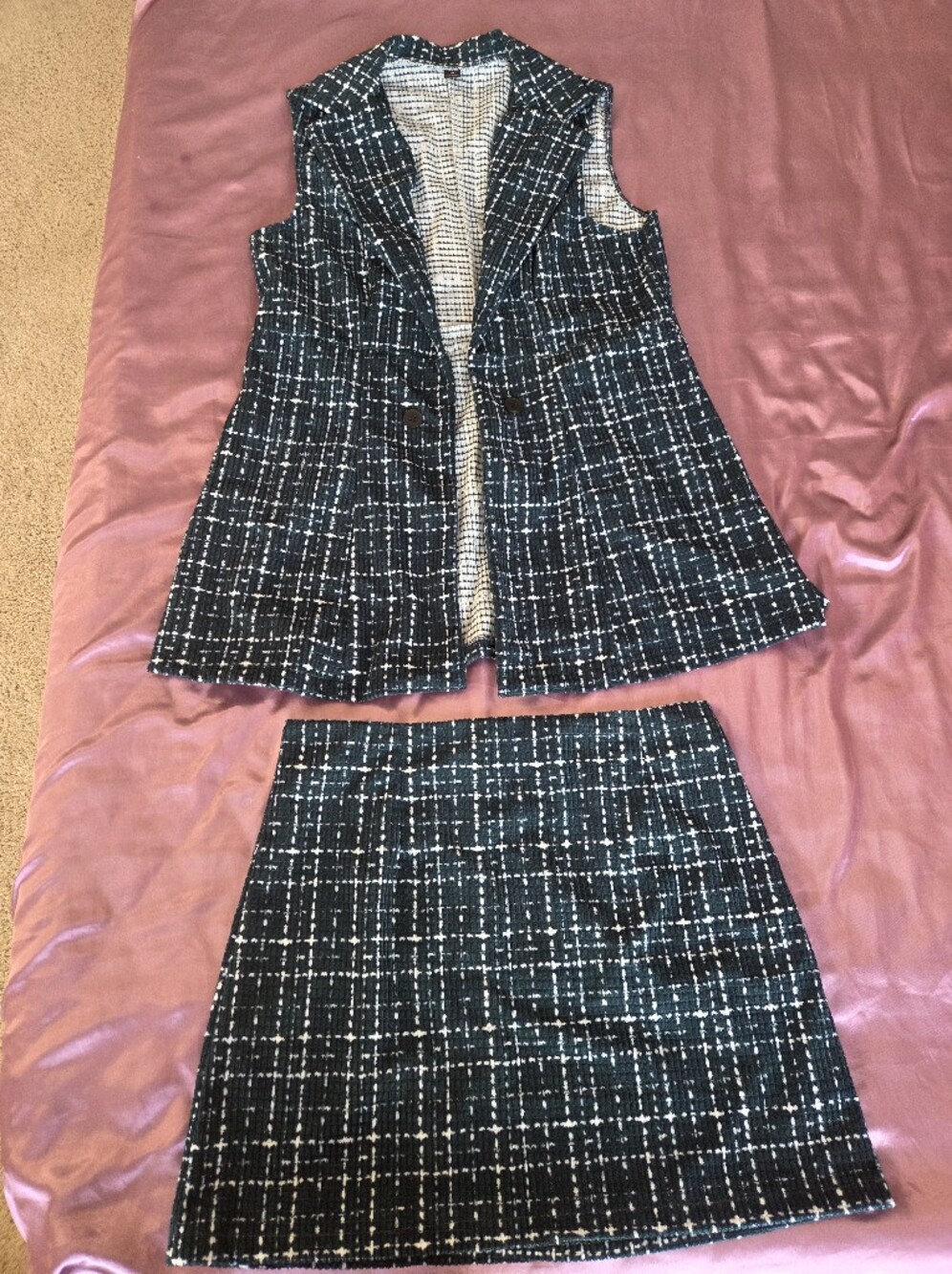 Women's Dark Green and White Tweed Skirt and Jacket Set - Size XL